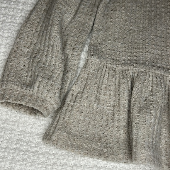 Cat & Jack Sweater and Thermal Top Girls Size 3T - Picture 9 of 9